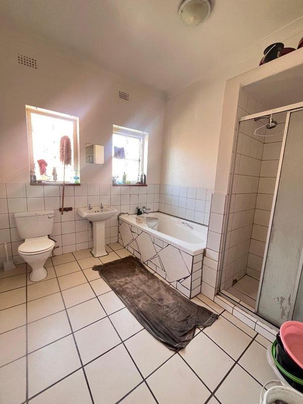 6 Bedroom Property for Sale in Orange Grove Eastern Cape